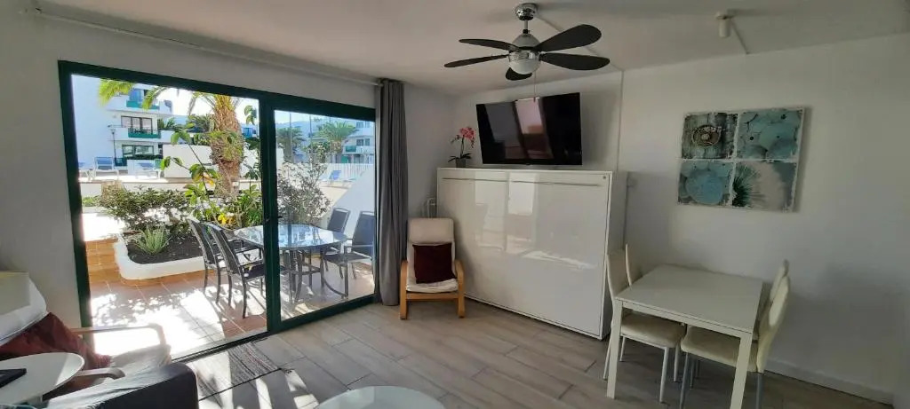 Lanzarote-Beach-Apartment, Las Cucharas Beach, Costa Teguise -- 1 MINUTE WALK FROM MAIN SQUARE, 35 METERS FROM BEACH