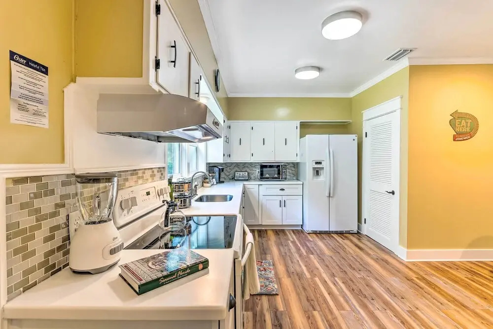 Charming Home: 2 Mi to Dtwn Defuniak Springs!