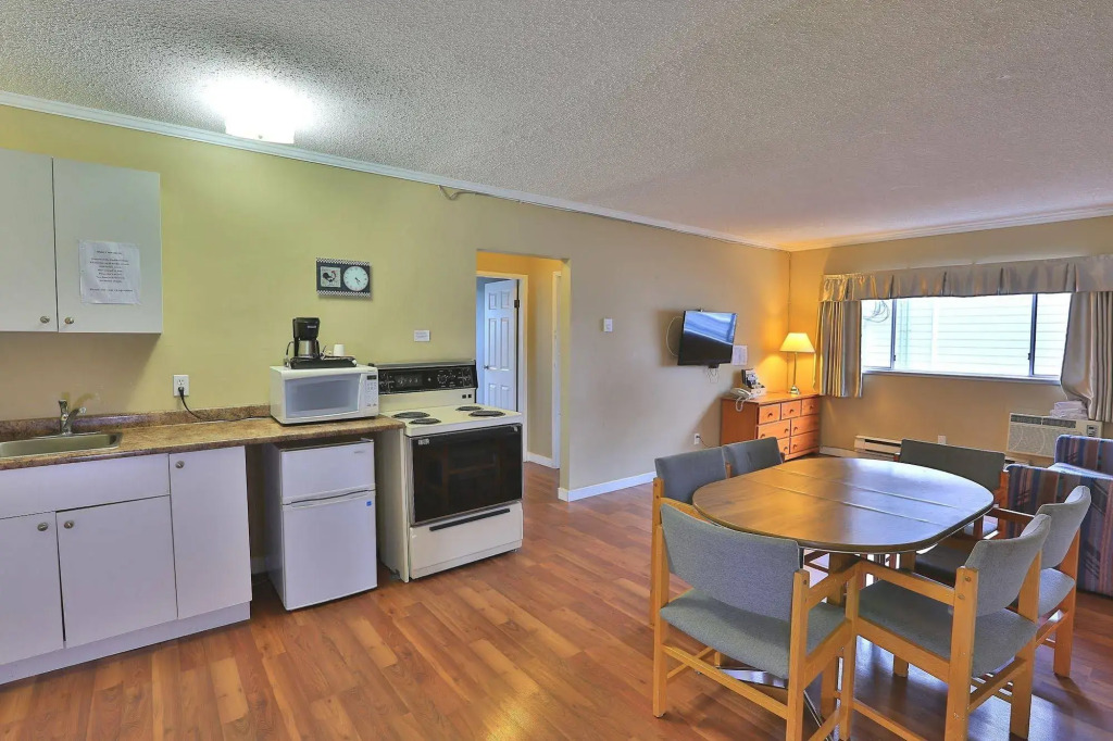 Diplomat Motel