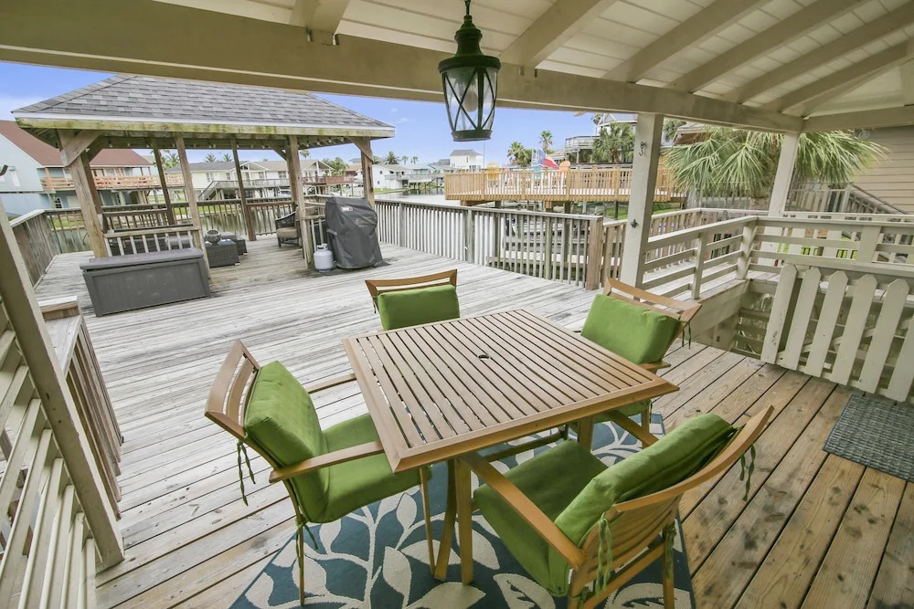 Island Life - 4 Br Home