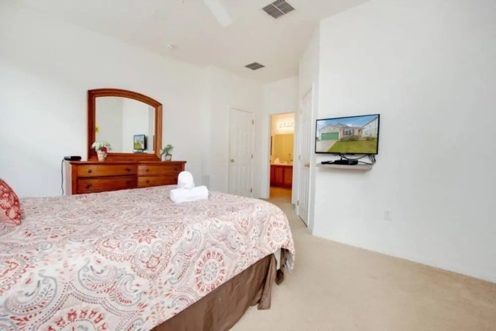 Windwood Bay Vacation Home 4 Bedroom Home by Redawning