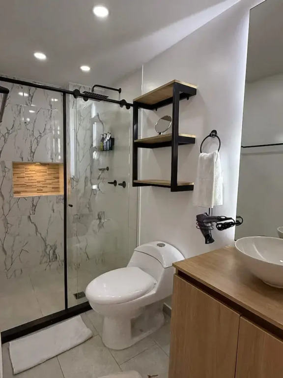 Lovely 1BR Apartment in Chic