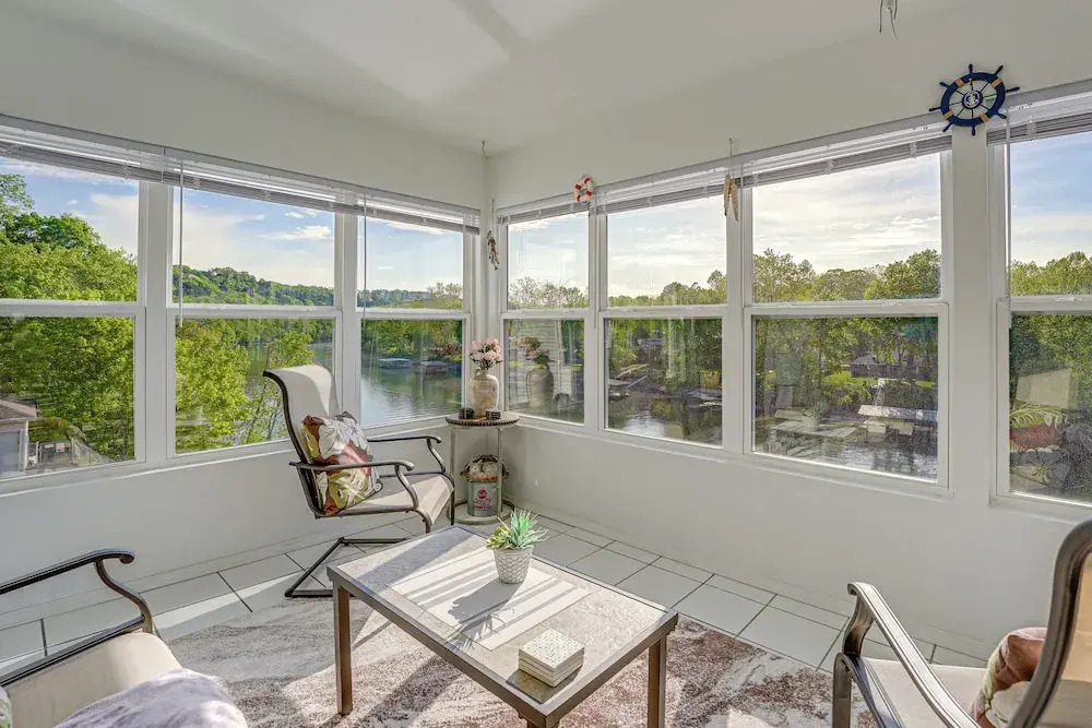 Updated Branson Condo w/ Lake Taneycomo Views!