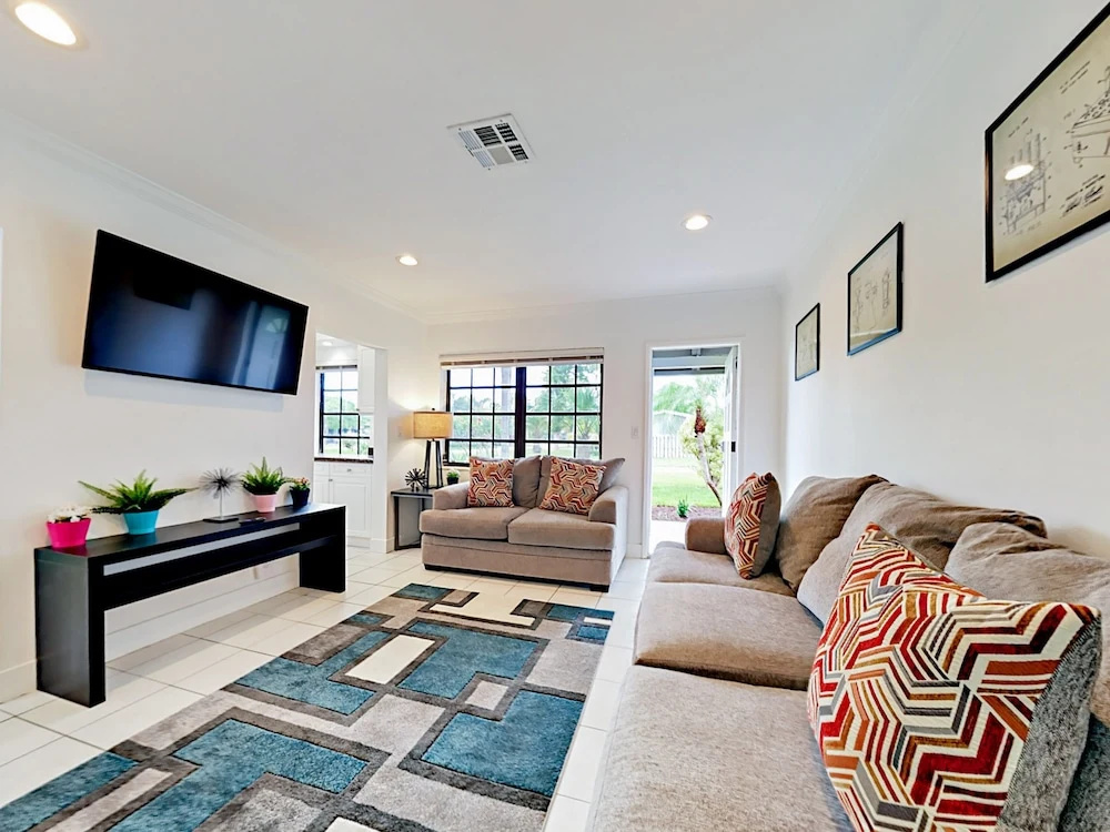 232 NW 23 Street Townhouse Entire House 4 Bedrooms 4 Bathrooms Townhou