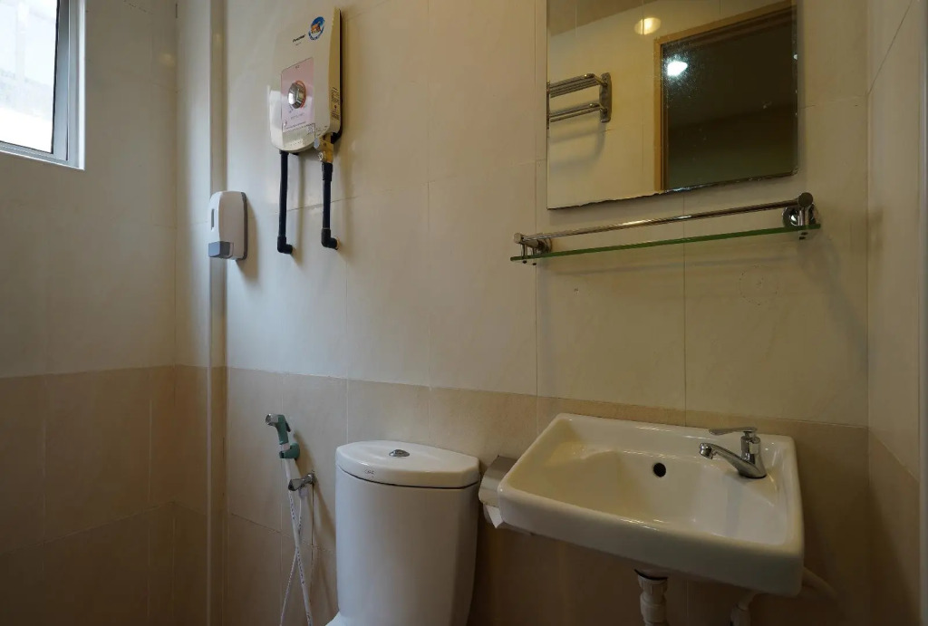 OYO 43955 N9 Business Hotel