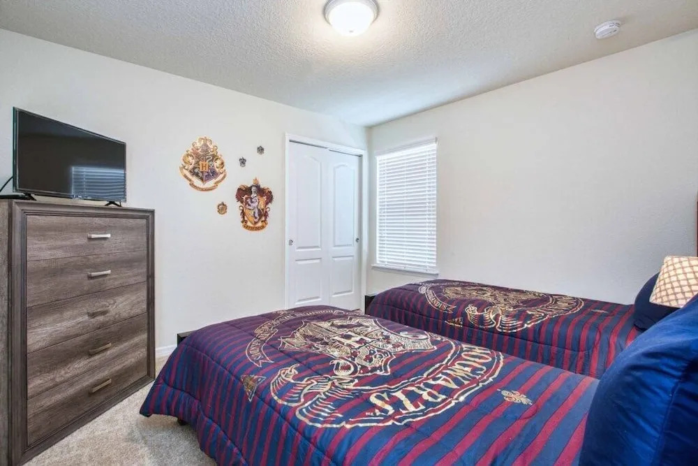 Windsor at Westside-8 Bedrooms House W/pool-3719ww Home