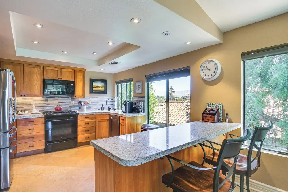 Lake, Mountain & Golf Views: Palm Valley Retreat