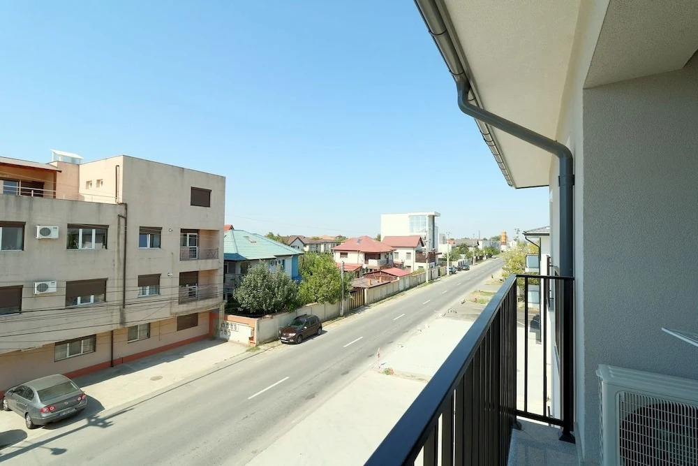 Bright Sunny Apartments