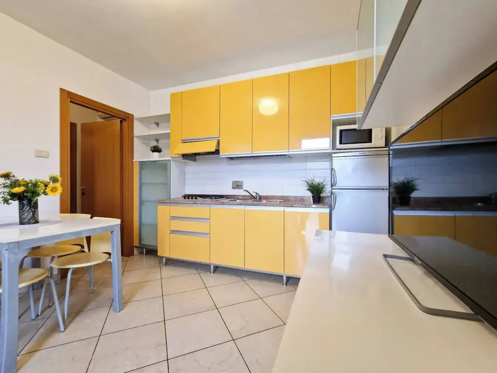 Colourful Flat With a Fenced Garden and Fireplace