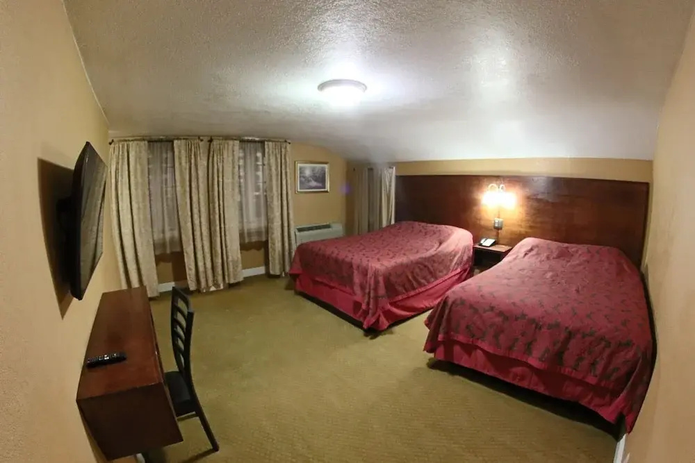 Santa Cruz Inn