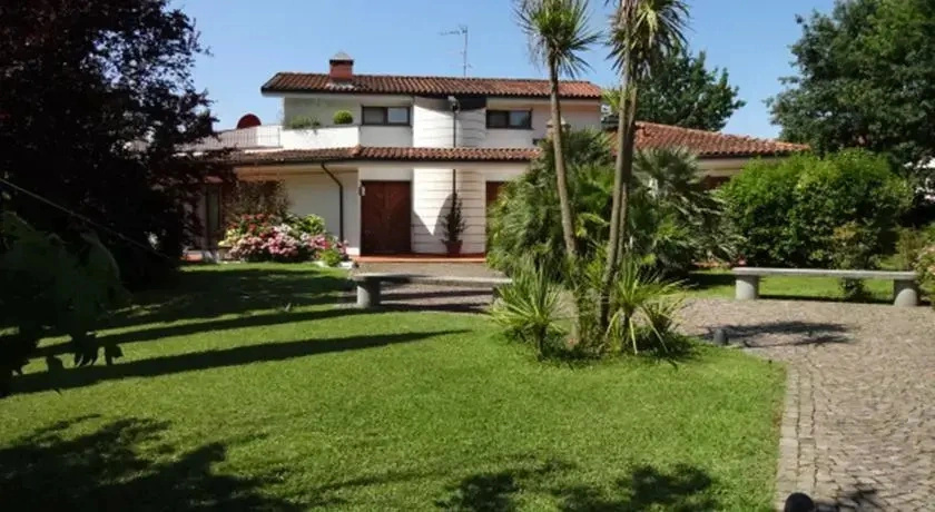 Holiday Country House