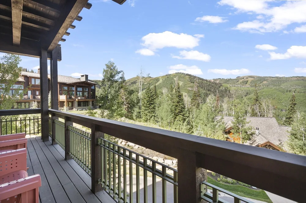 Arrowleaf Lodge at Deer Valley Resort - Three Bedroom Residence #315 3 Condo