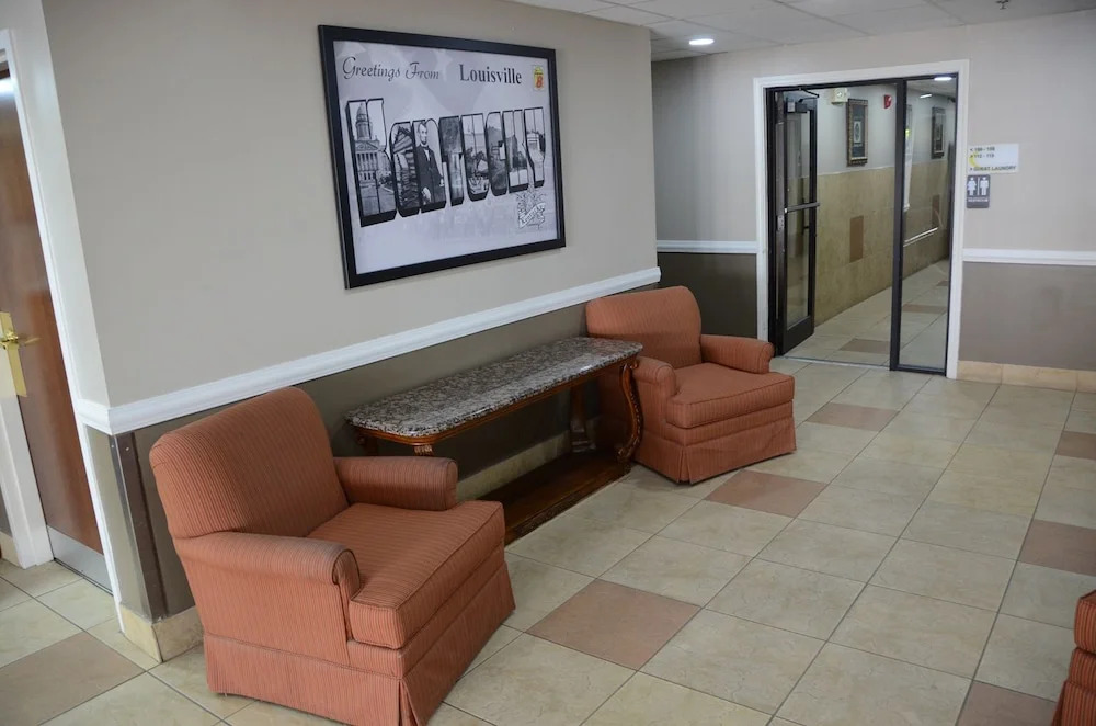 Super 8 Motel - Louisville Expo Center