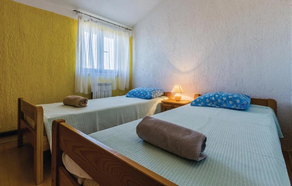 Beautiful Home in Zbandaj With Wifi and 2 Bedrooms