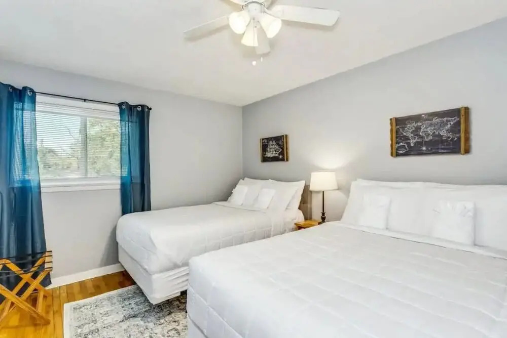 Near Downtown Beach House Apt