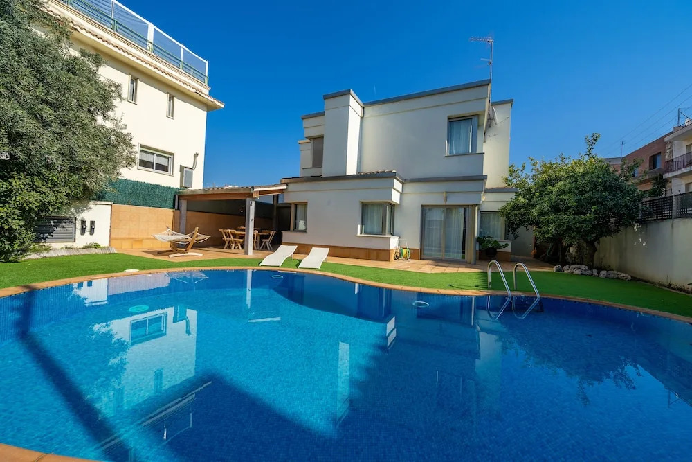 HomeHolidaysRentals Casa Pujadas - Costa Barcelona