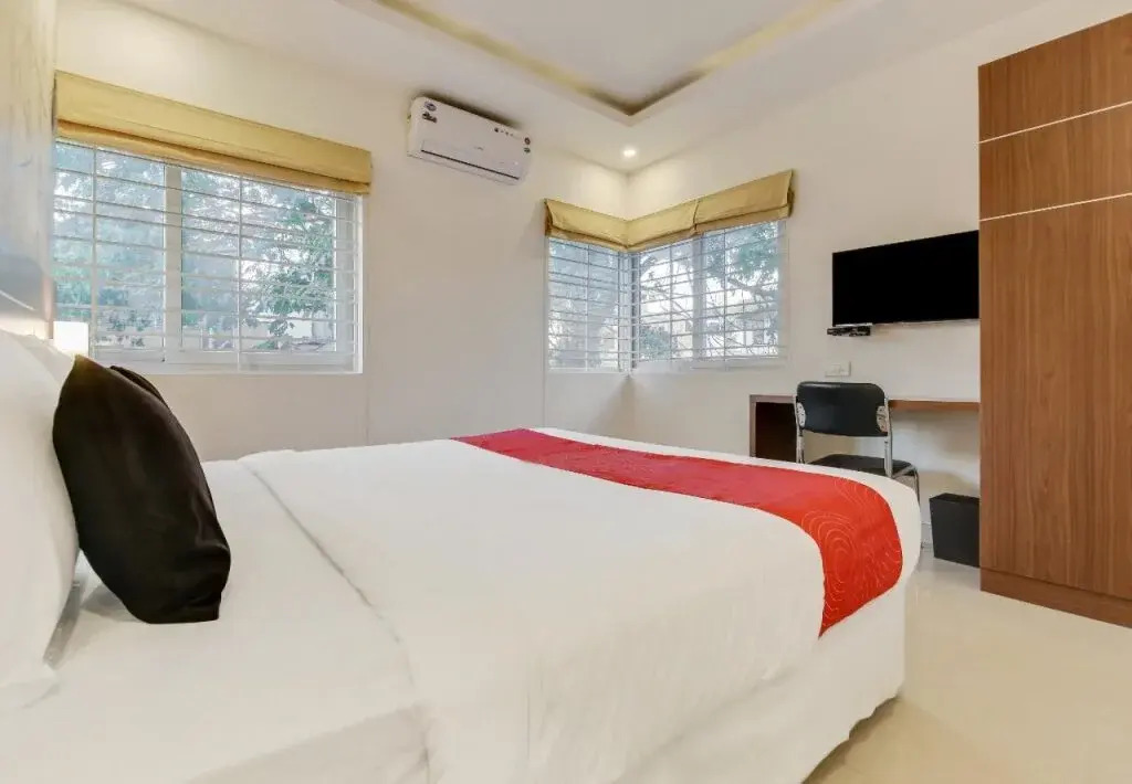 The Grand Continent by OYO Rooms