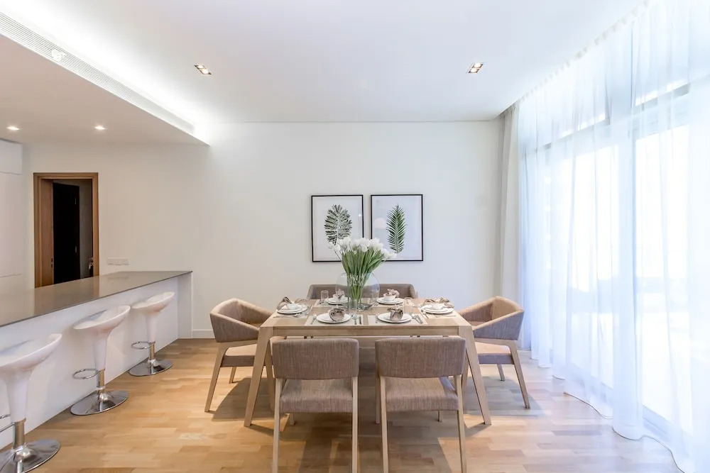 Driven Holiday Homes - City Walk 22