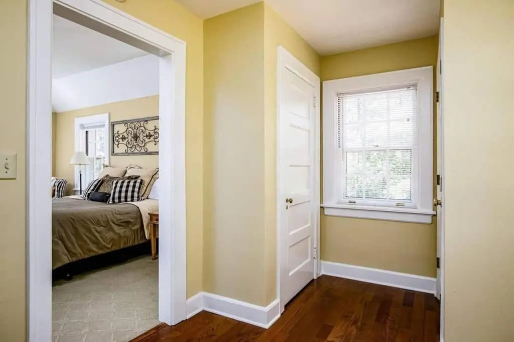 Knollwood House Bed & Breakfast