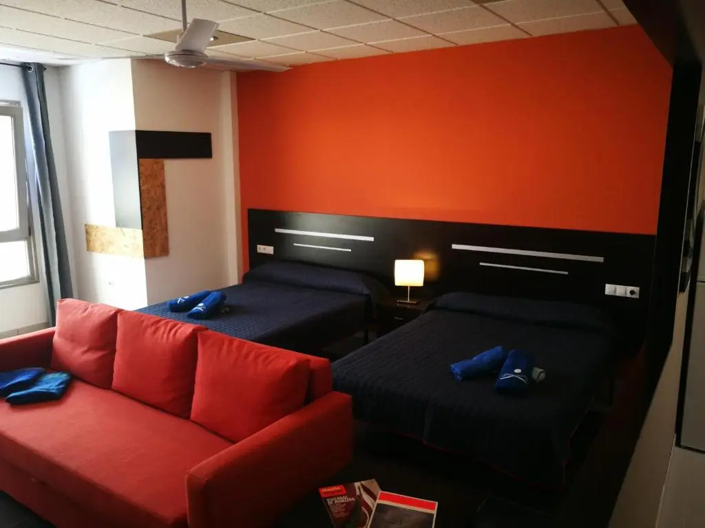 1V - Luxury Apartment Near Beach