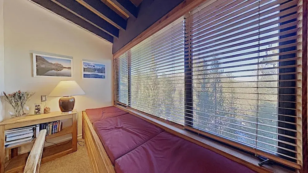 Slopeside Four Bedroom Homes at 1849 Condos - Free Wifi and Parking! by RedAwning
