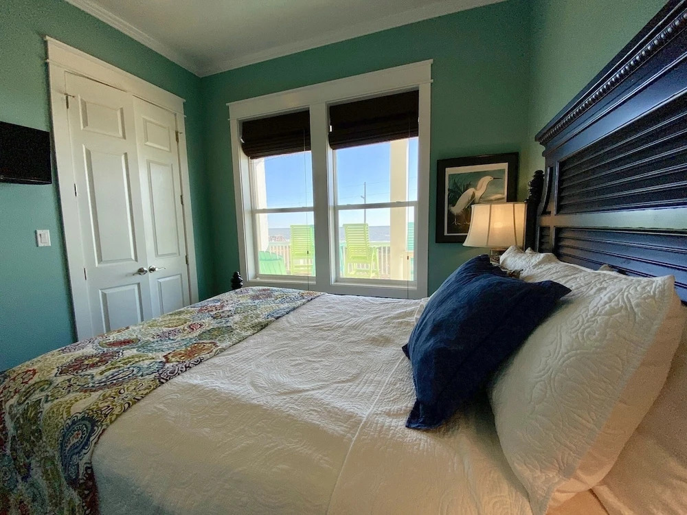 Beachfront Therapy 4 Bedroom Home
