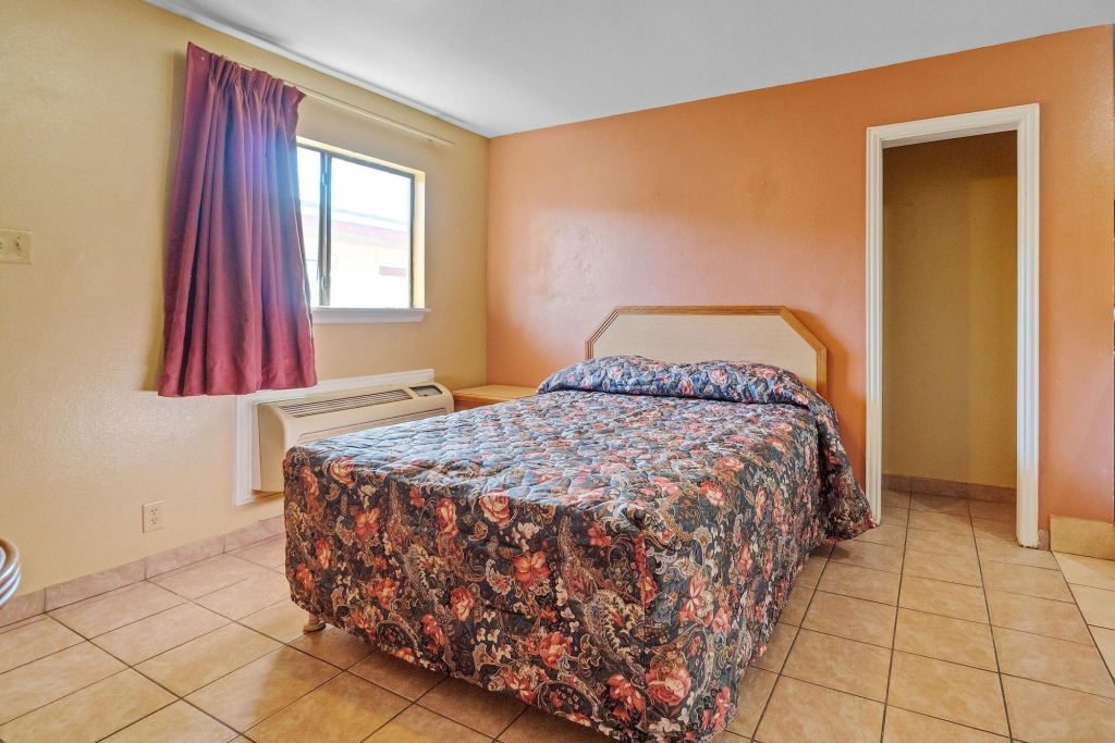 relax motel