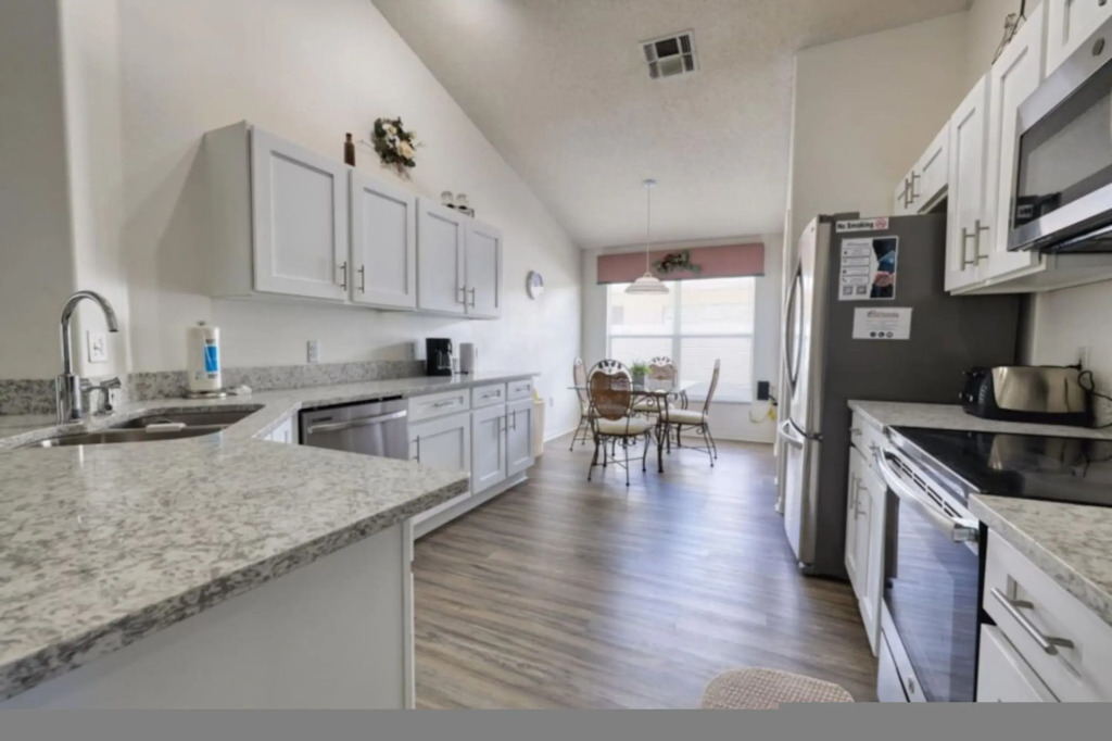 Vacation Home Base with Private Pool Near Disney, Kissimmee