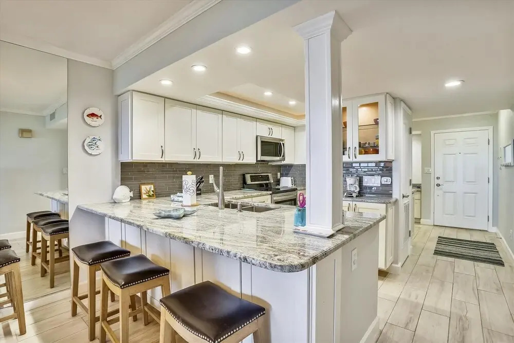 Land's End 303 building 10 All new Fully Updated Bright Granite