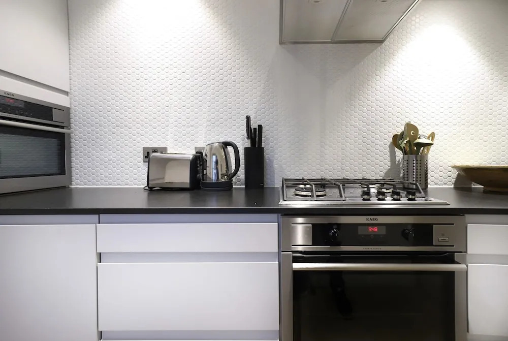 1 Bedroom Flat In Kensington