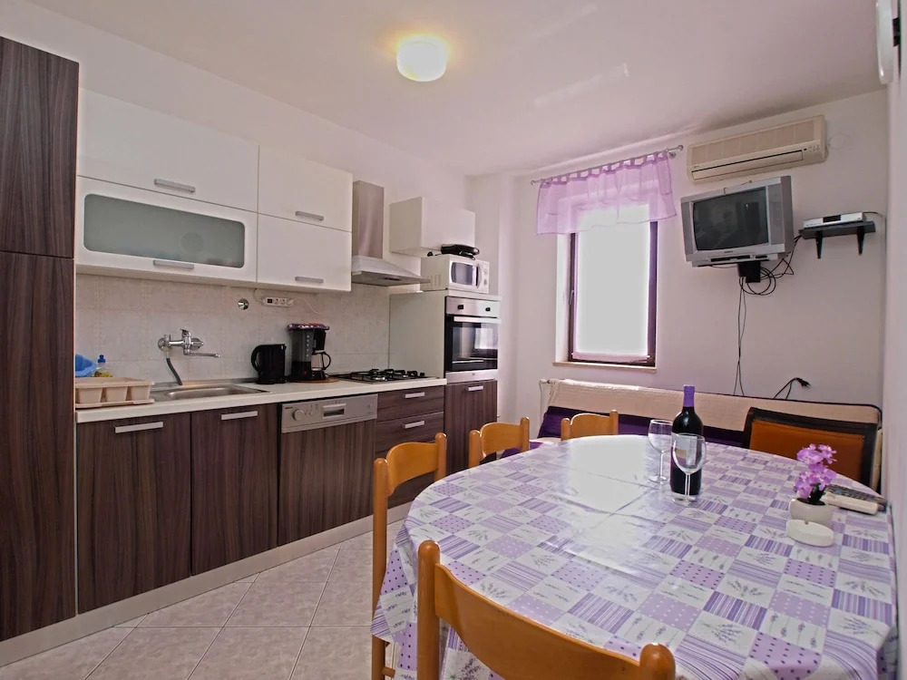 Apartments Orange 768