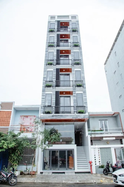 Tony Housing
