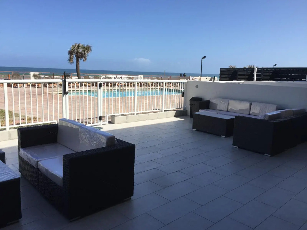 Beach House Inn with POOL & Beach Access