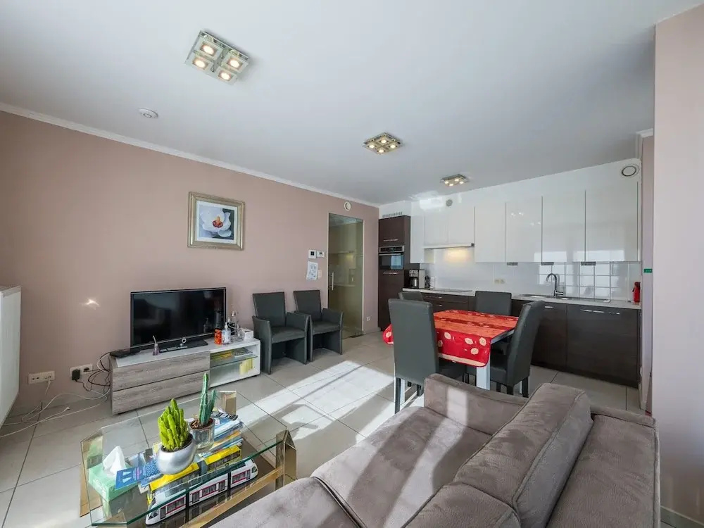 Apartment Within Walking Distance of the Beach