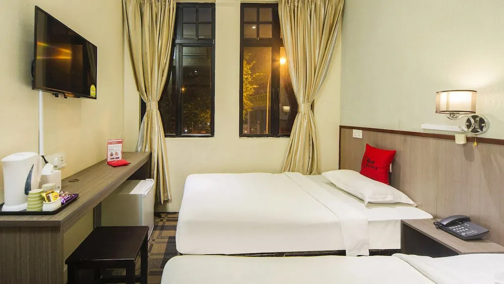 RedDoorz Plus near Lavender Street