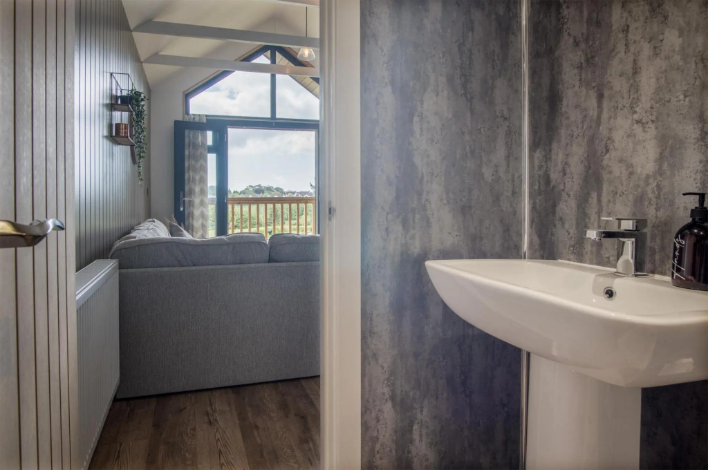 Cabin In The Woods - 1 Bed - Kilgetty