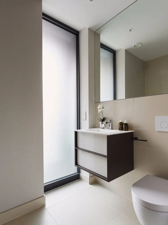4 Bedroom House with Private Roof Terrace Sleeps 7