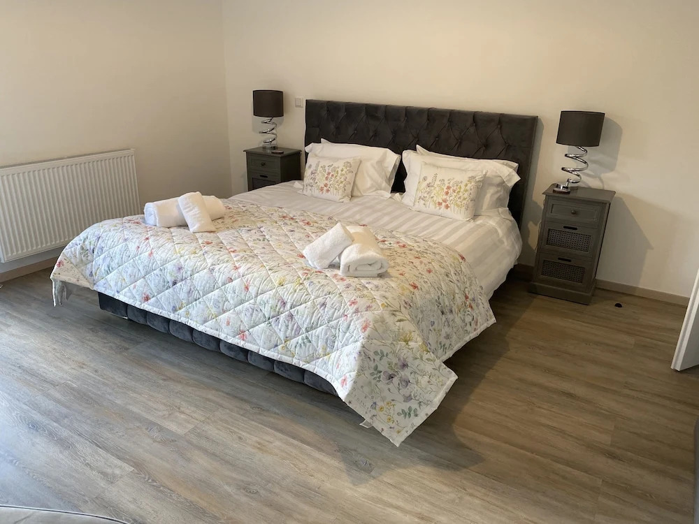 Sleeps8- EcoFriendly- KingBeds- FamilyFriendly