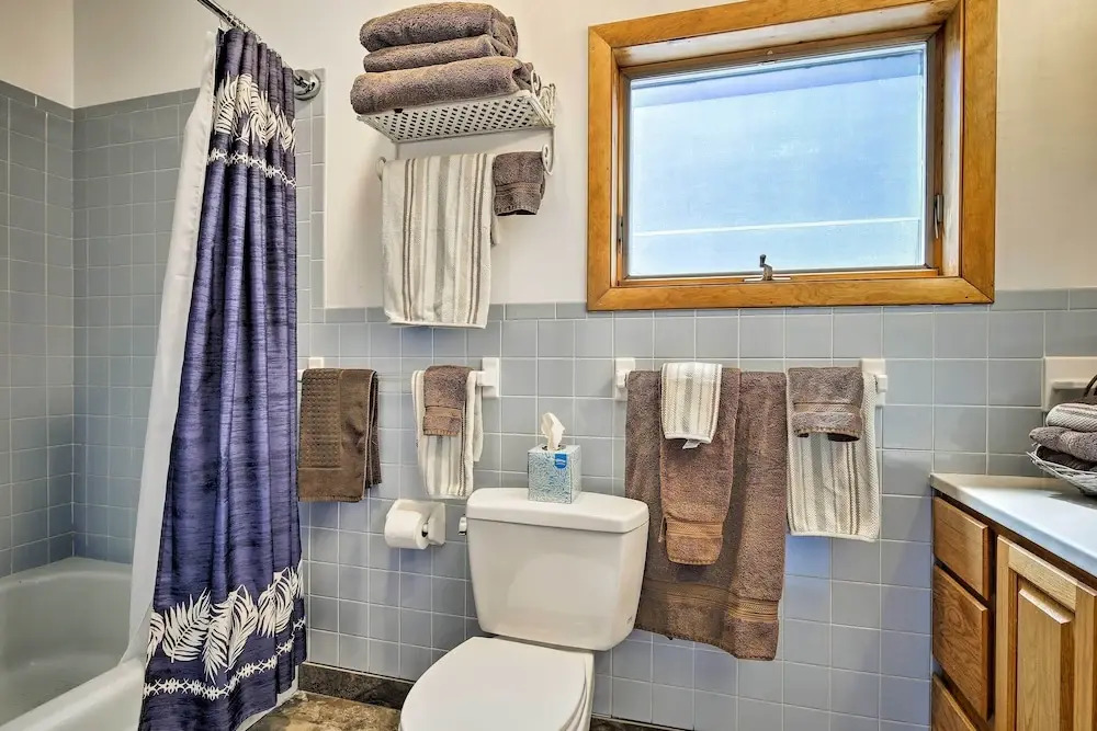 Great for Couples! Cape Cod Cottage 2 Mi to Beach
