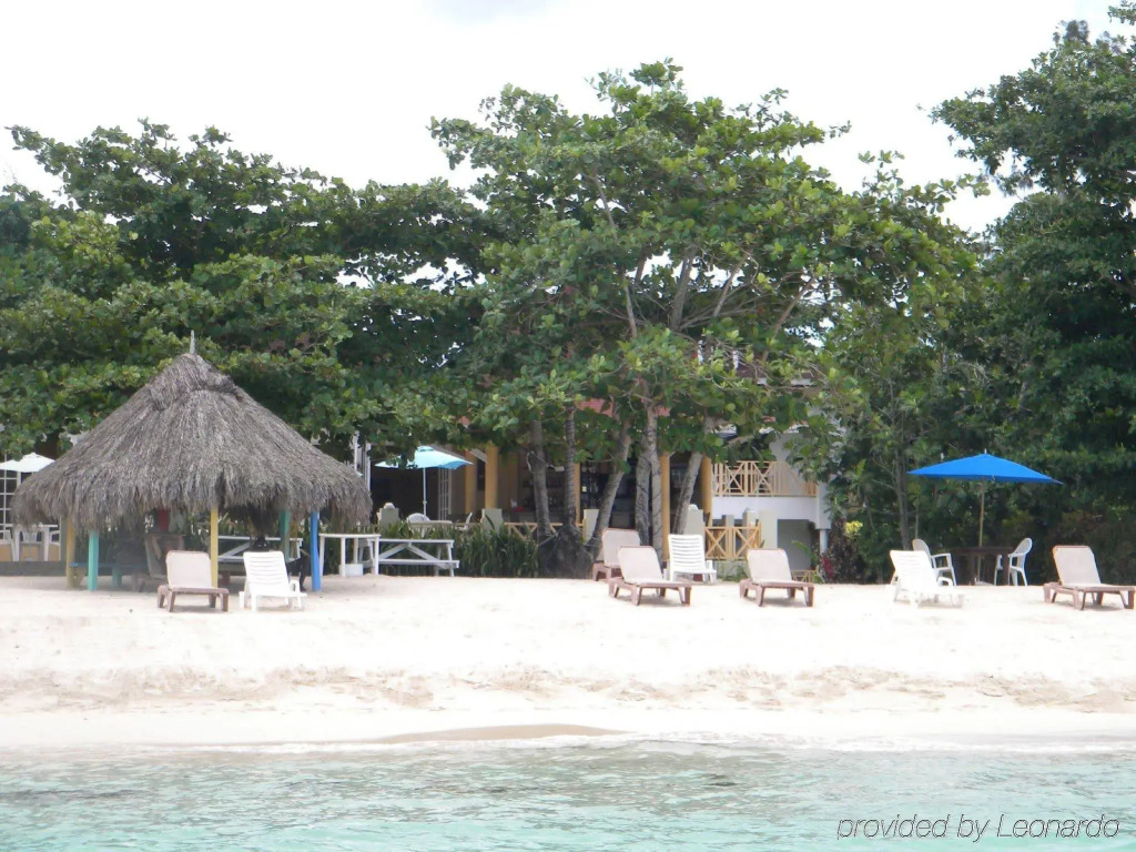 Coral Seas Beach Resort