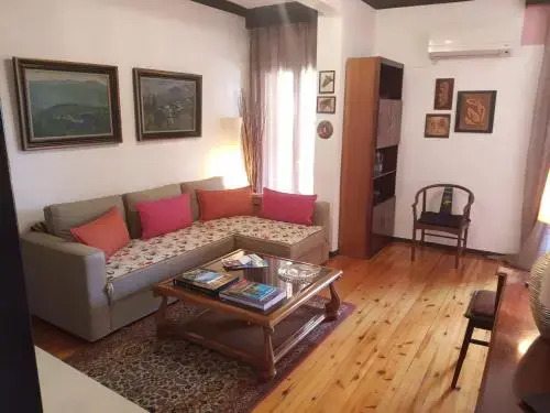 Cosy Central Penthouse -Up To 6 Guests- With Wifi