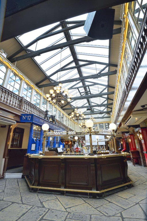 The Royal Victoria and Bull Hotel