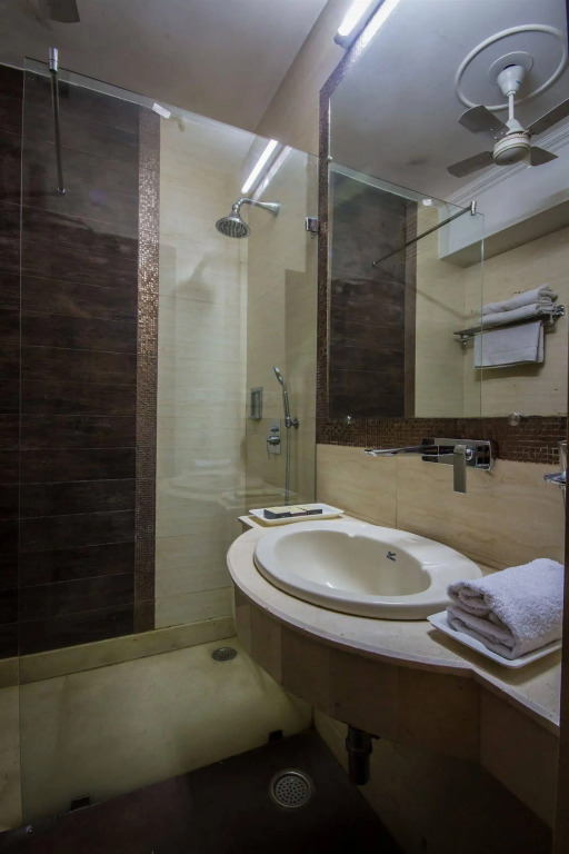 The Suncourt Hotel Yatri