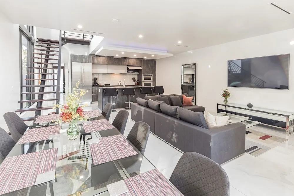 Coral Ridge Playtime - Gorgeous Private Pool Home Close To Everything! 3 Bedroom Townhouse by Redawning