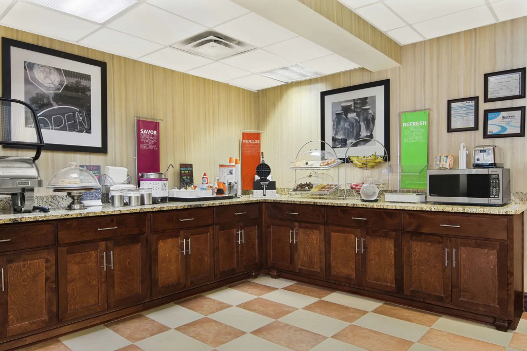 Hampton Inn Commerce