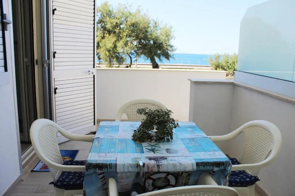 90 secondi dal letto al mare