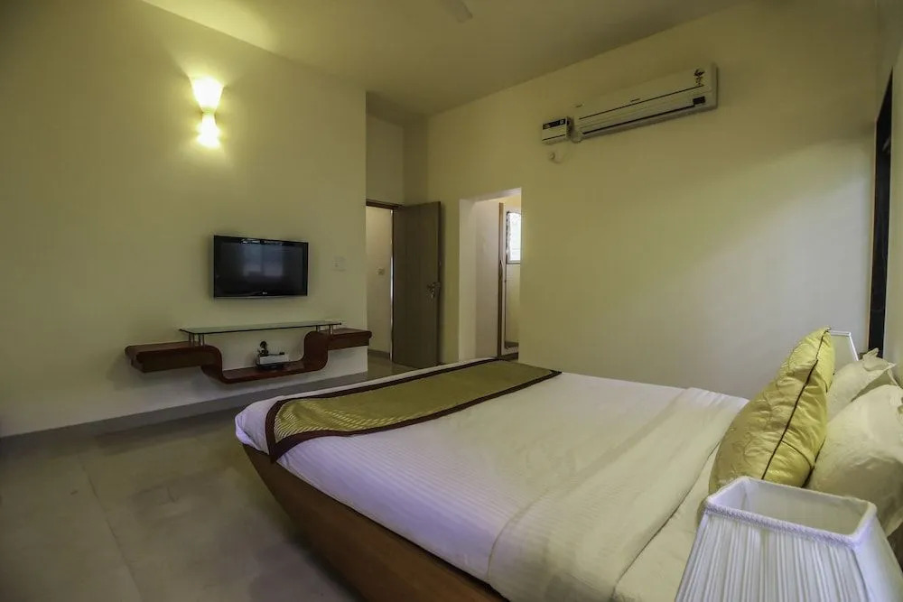 OYO 10157 Home Exotic 4BHK Villa Dona Paula