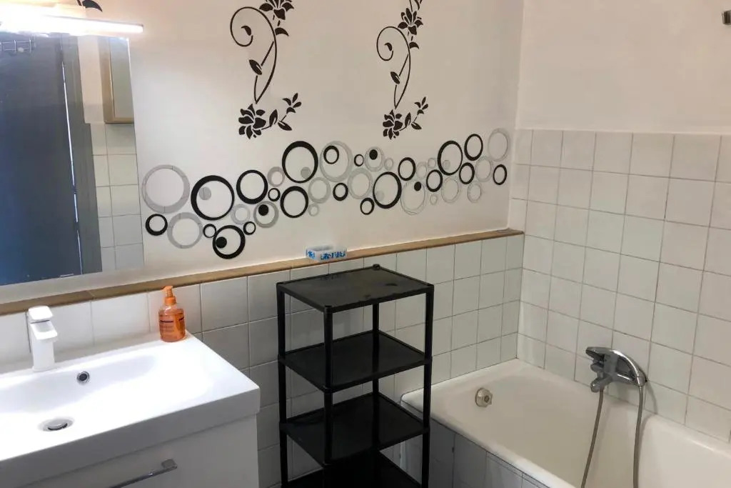 Beautiful Renovated T3 In The Heart Of Grasse!