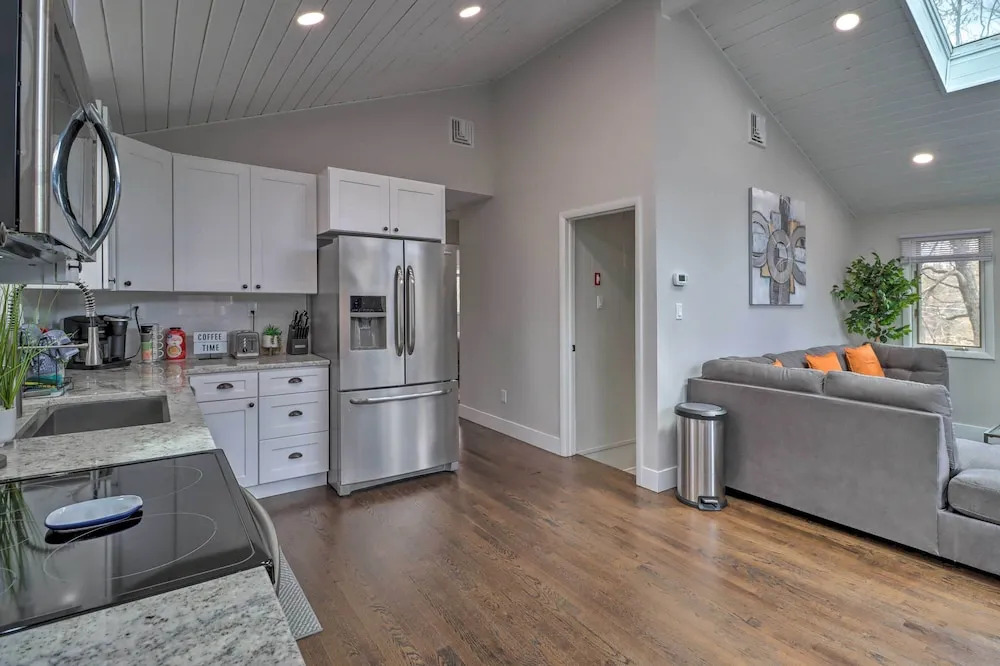 6 Mi to Camelback Slopes! Home w/ Game Room