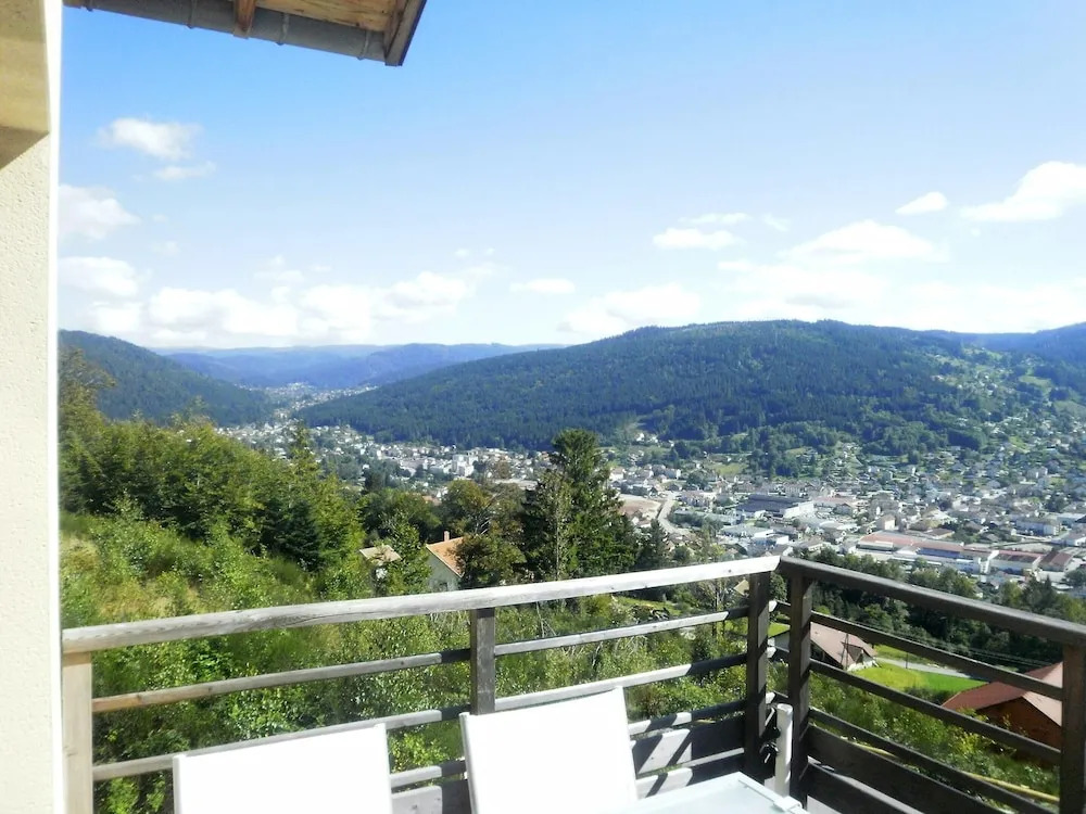 Apartment With one Bedroom in Gérardmer, With Wonderful Lake View, Ter